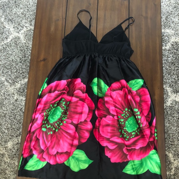 Dress - Picture 5 of 6